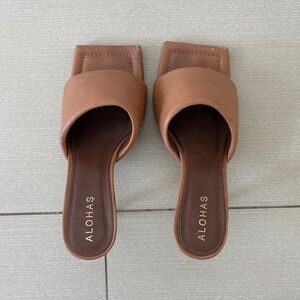 ALOHAS Brown Leather Mules